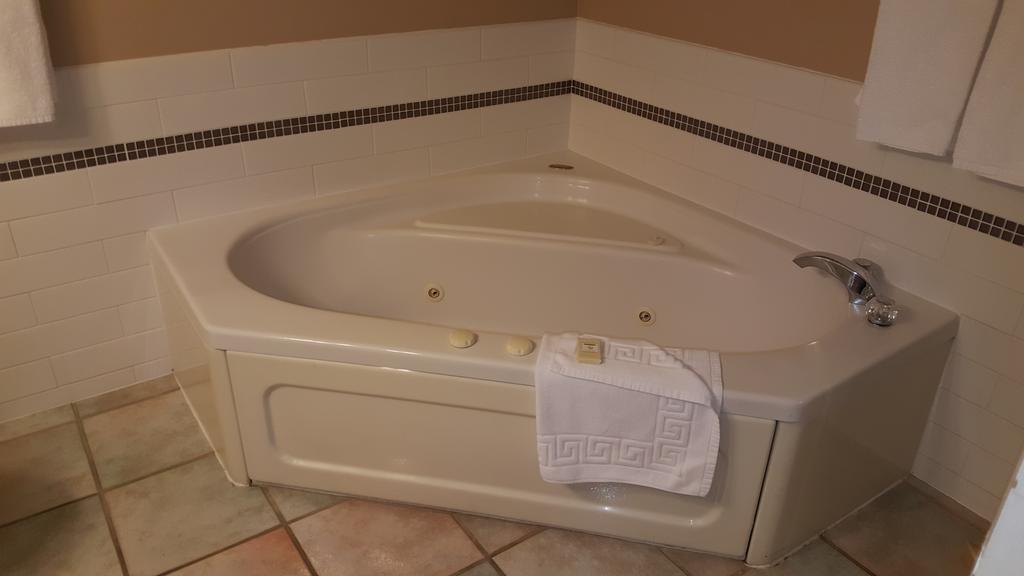 סידני The Cedarwood Inn & Suites מראה חיצוני תמונה