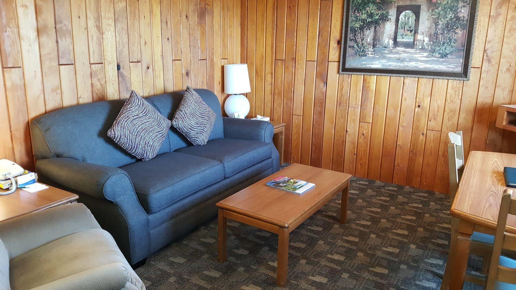סידני The Cedarwood Inn & Suites מראה חיצוני תמונה
