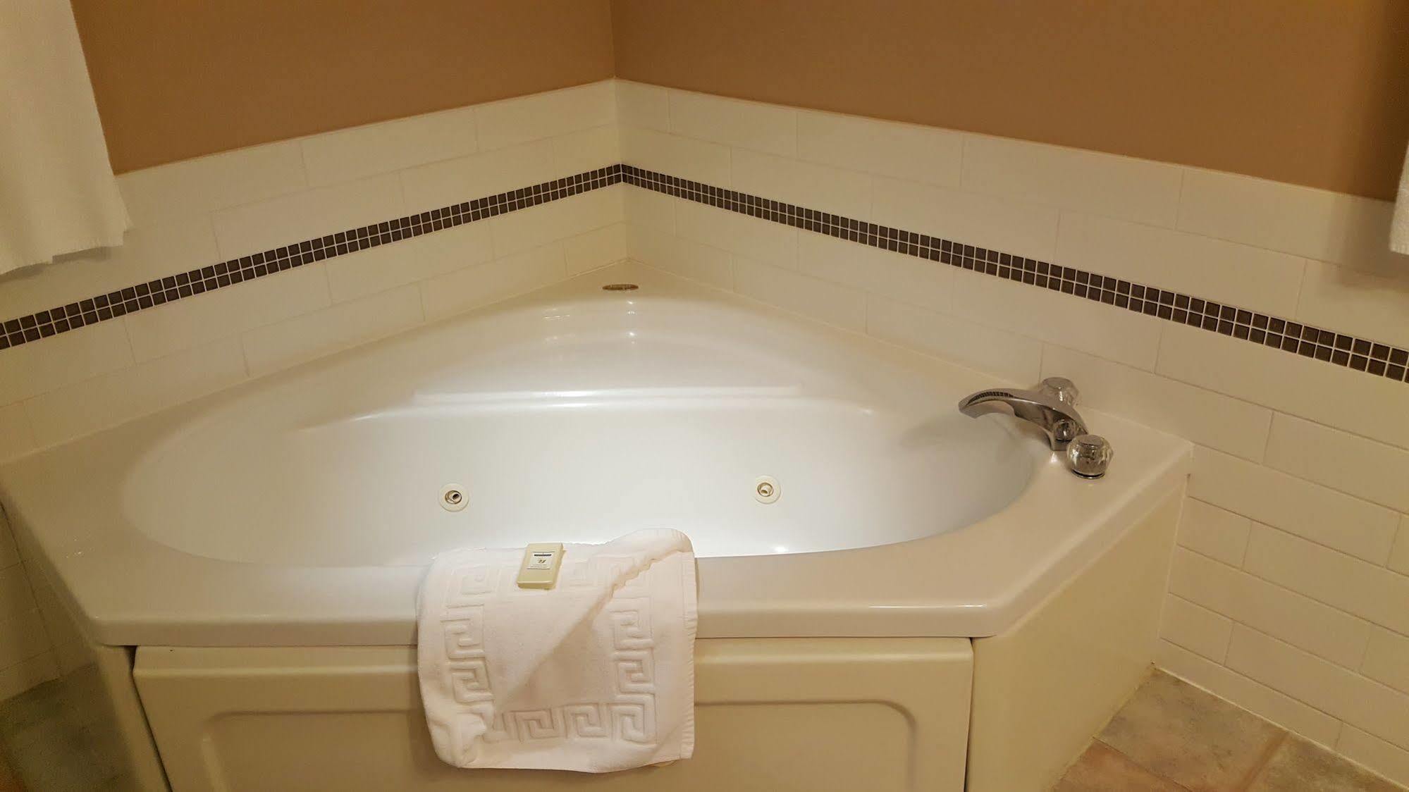 סידני The Cedarwood Inn & Suites מראה חיצוני תמונה